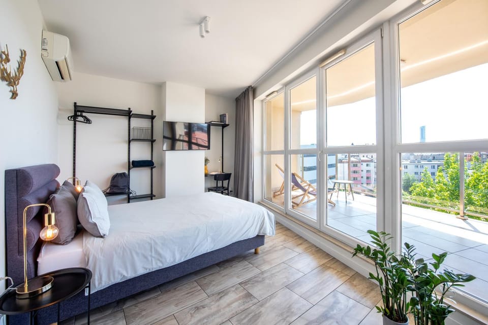 Bed, View (from property/room), Balcony/Terrace, Photo of the whole room, Bedroom