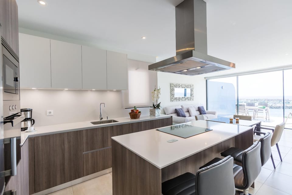 Balcony/Terrace, Kitchen or kitchenette, Dining area