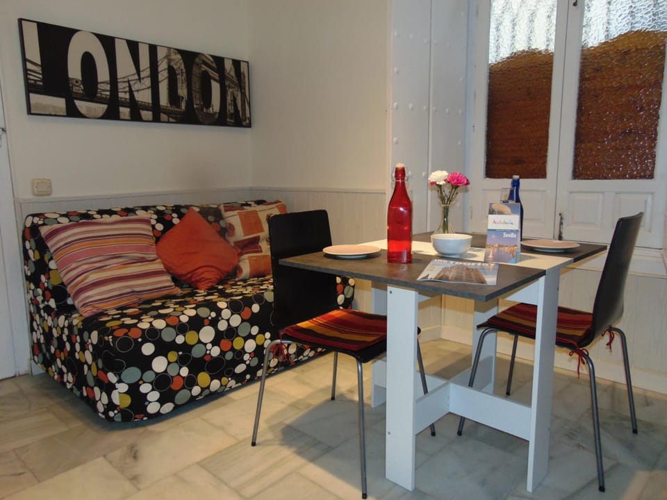 Dining area, On site
