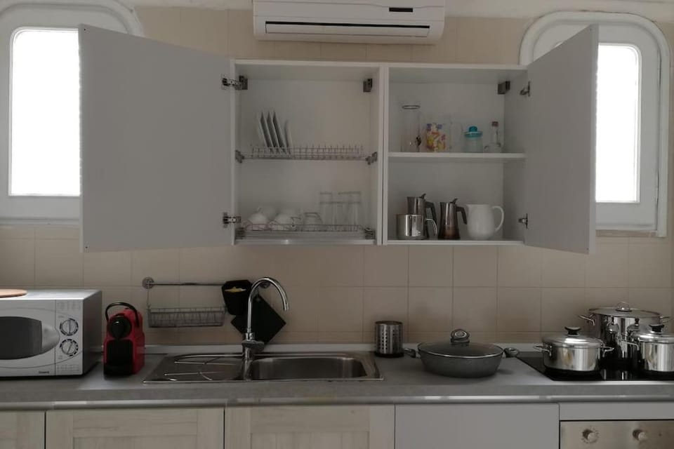 Coffee/tea facilities, Kitchen or kitchenette, dishwasher, pet friendly, stove