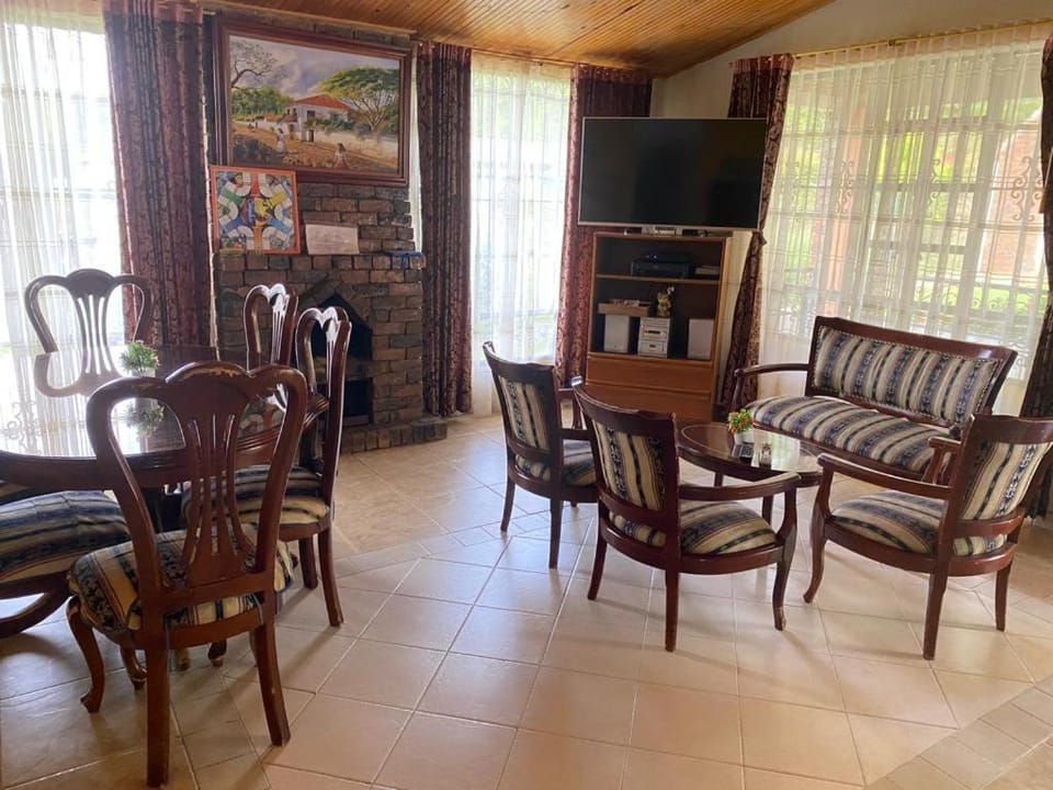 Cabañas Villa del Dorado House in Paipa