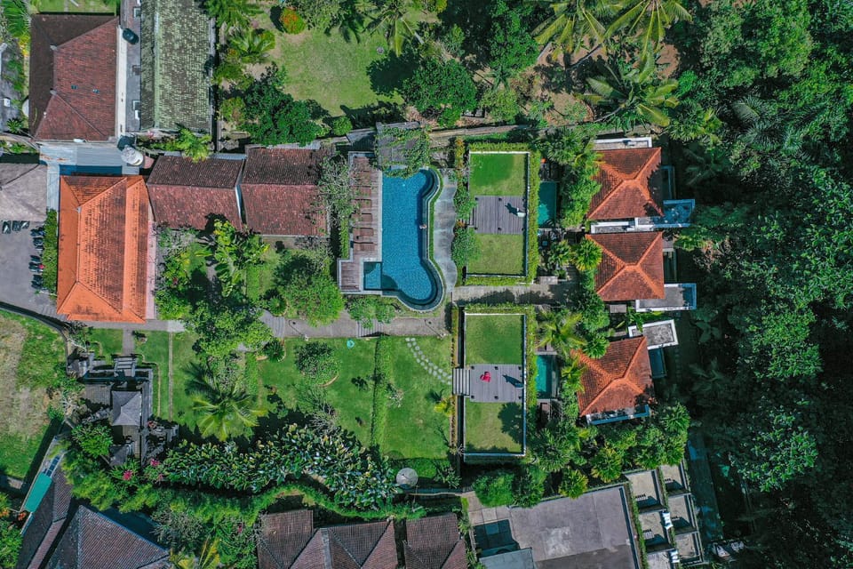 Property building, Day, Neighbourhood, Natural landscape, Bird's eye view, Pool view, Swimming pool