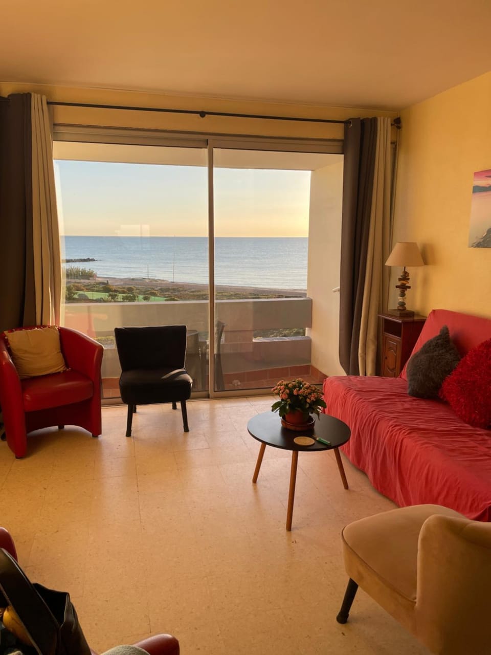 Bed, Natural landscape, Living room, Photo of the whole room, Seating area, Bedroom, Sea view, Sea view, Seasons
