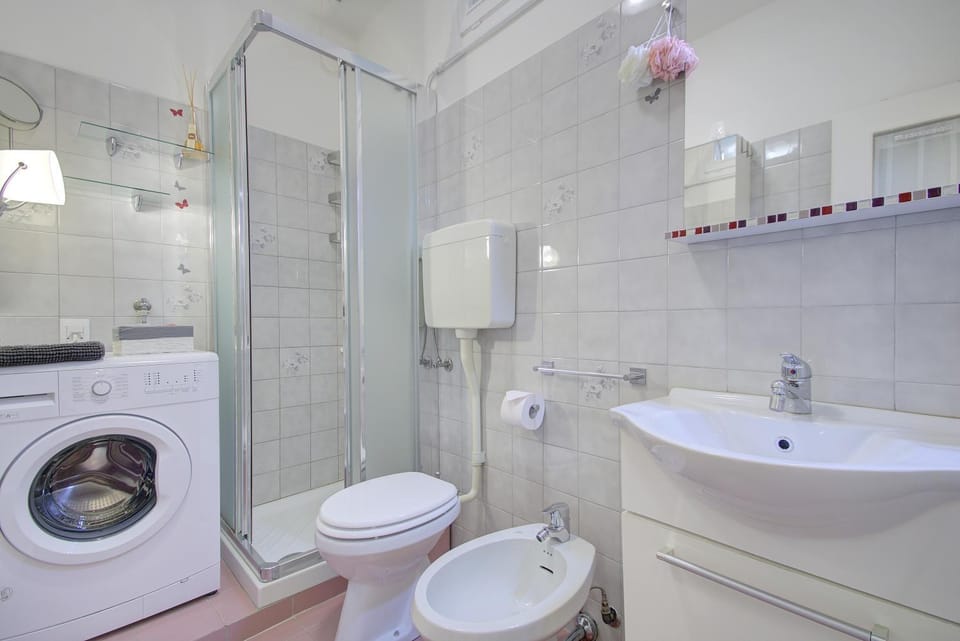 Shower, Toilet, bidet, washing machine