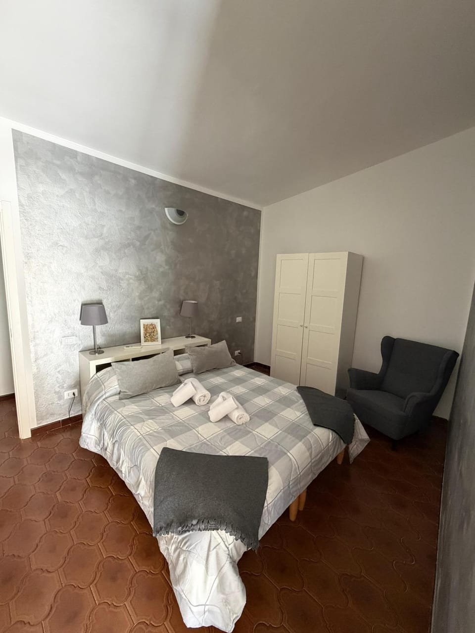 Bed, Photo of the whole room, Bedroom, wardrobe