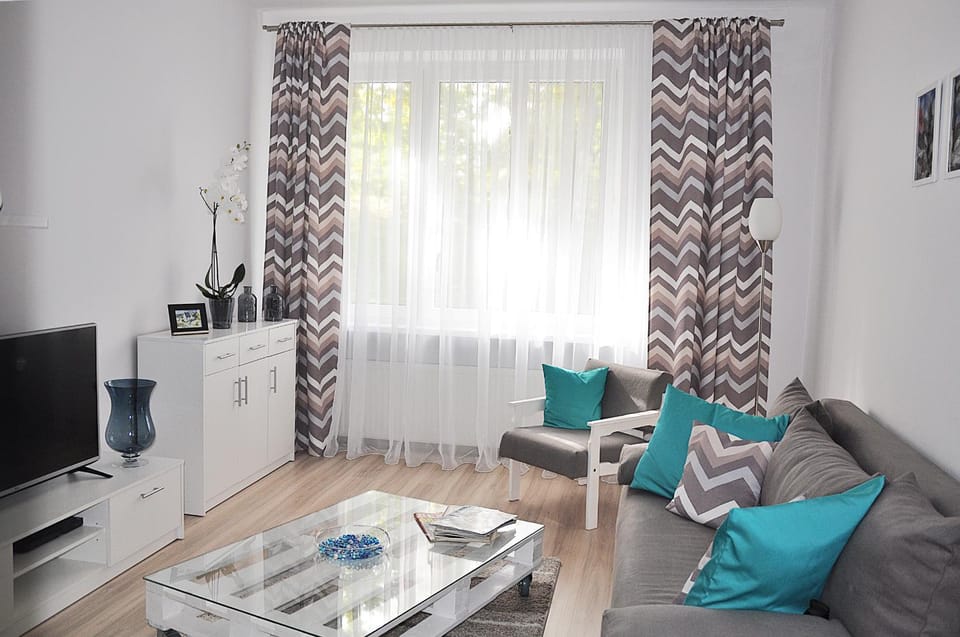 TV and multimedia, Living room, Photo of the whole room, Decorative detail, Seating area