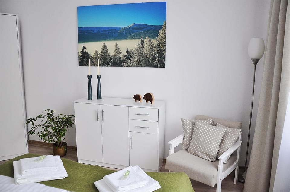 Photo of the whole room, Decorative detail, Bedroom