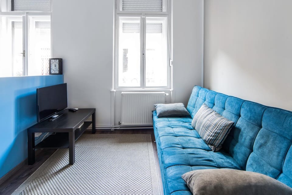 Bed, Living room, cot