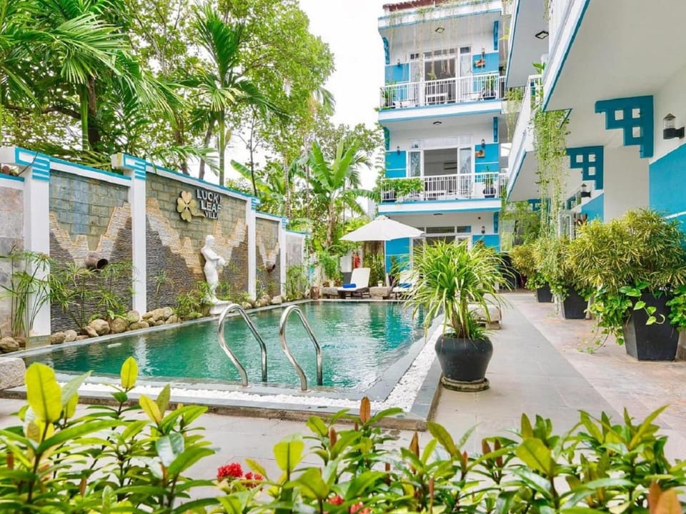 Property building, Swimming pool