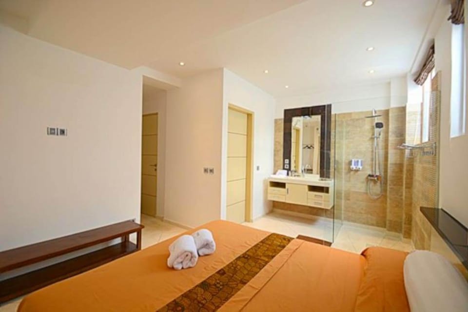Bathroom, Bedroom