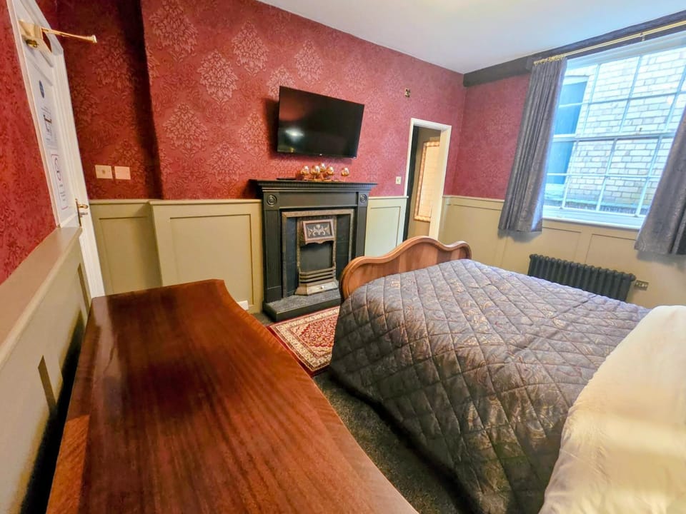 The New Inn by Roomsbooked Hotel in Gloucester