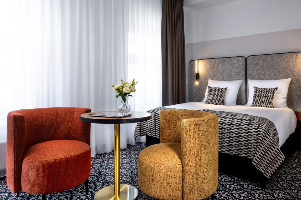 Bed, Seating area, Bedroom