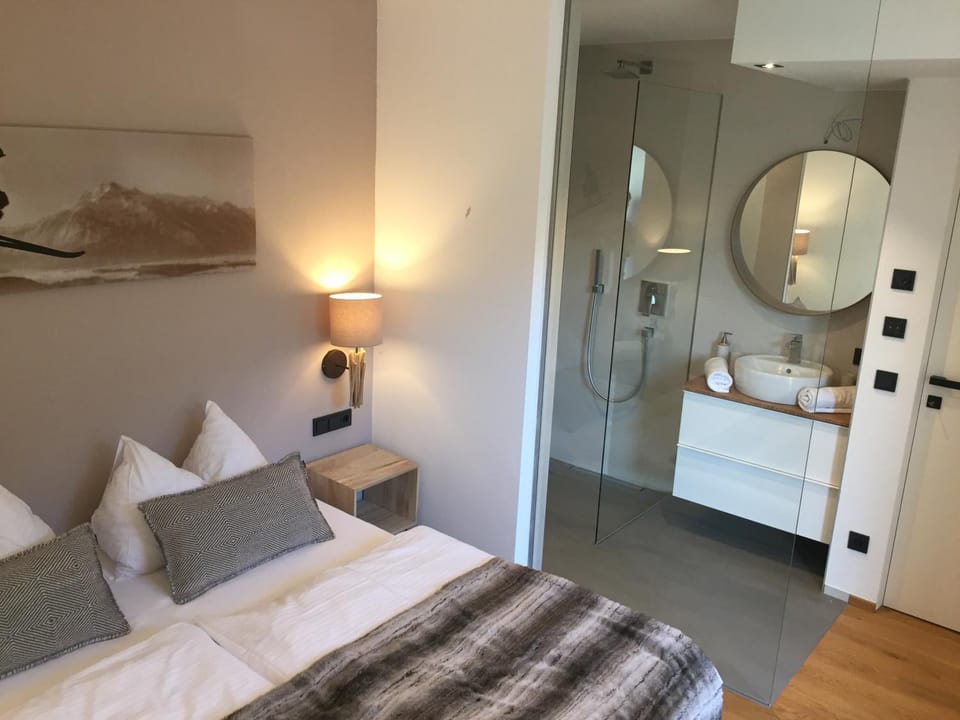 Bathroom, Bedroom