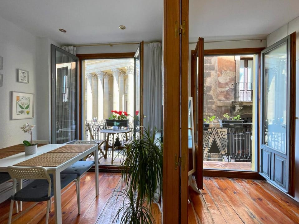 Property building, Balcony/Terrace