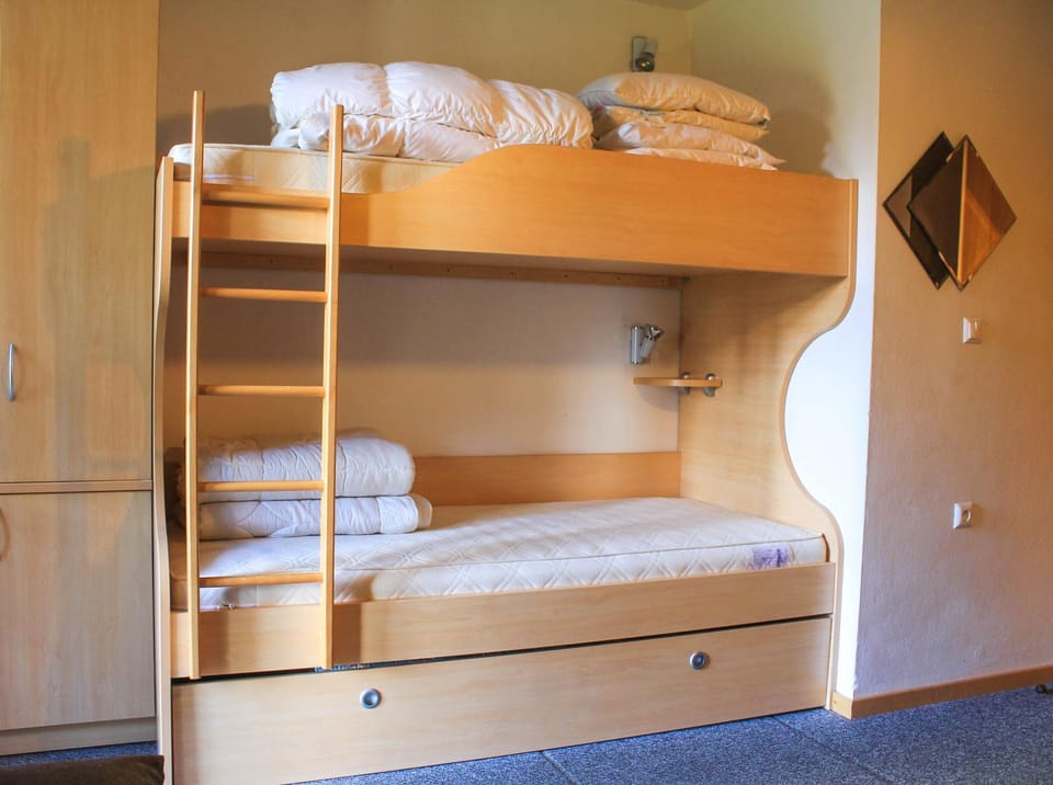 bunk bed