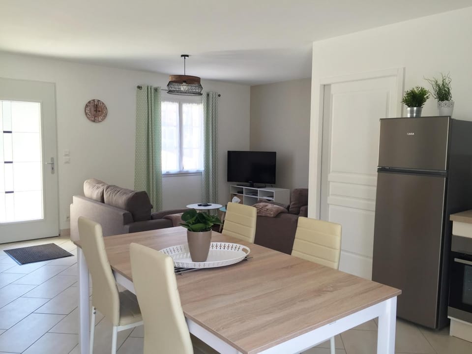 Gîte de Roches Toucan House in Centre-Val de Loire