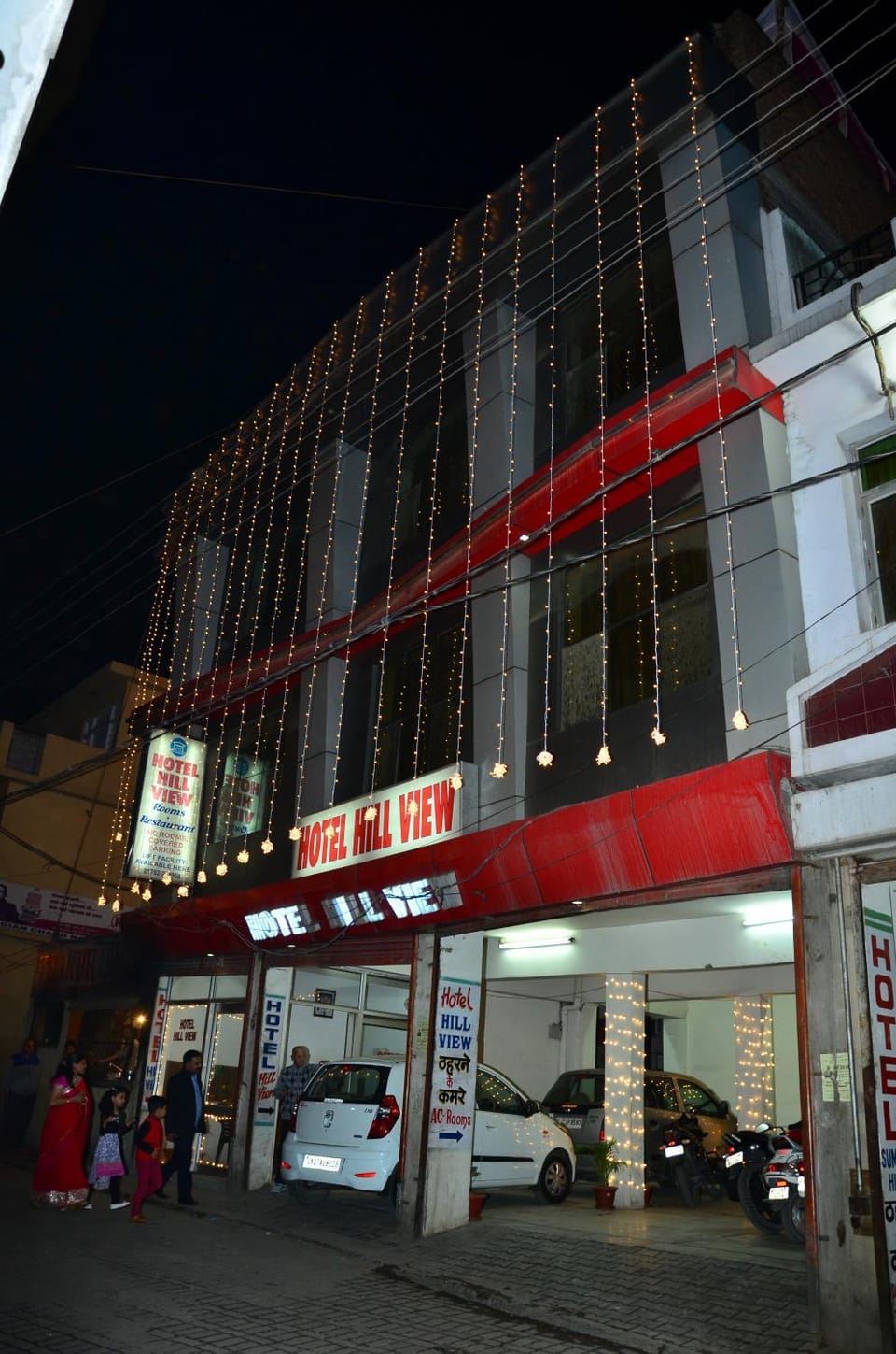 Property building, Facade/entrance, Night, Location, Parking