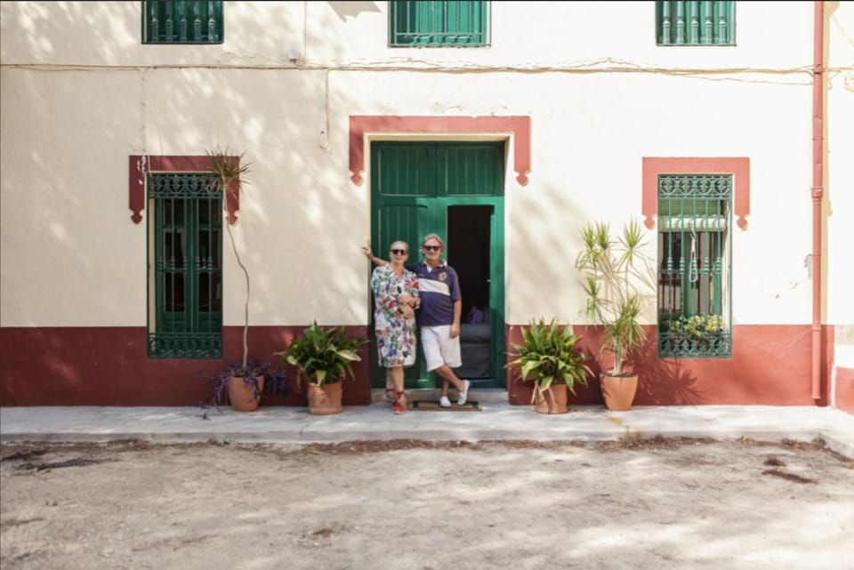 Staff, Facade/entrance, Day, People, Summer, Decorative detail, On site, Family