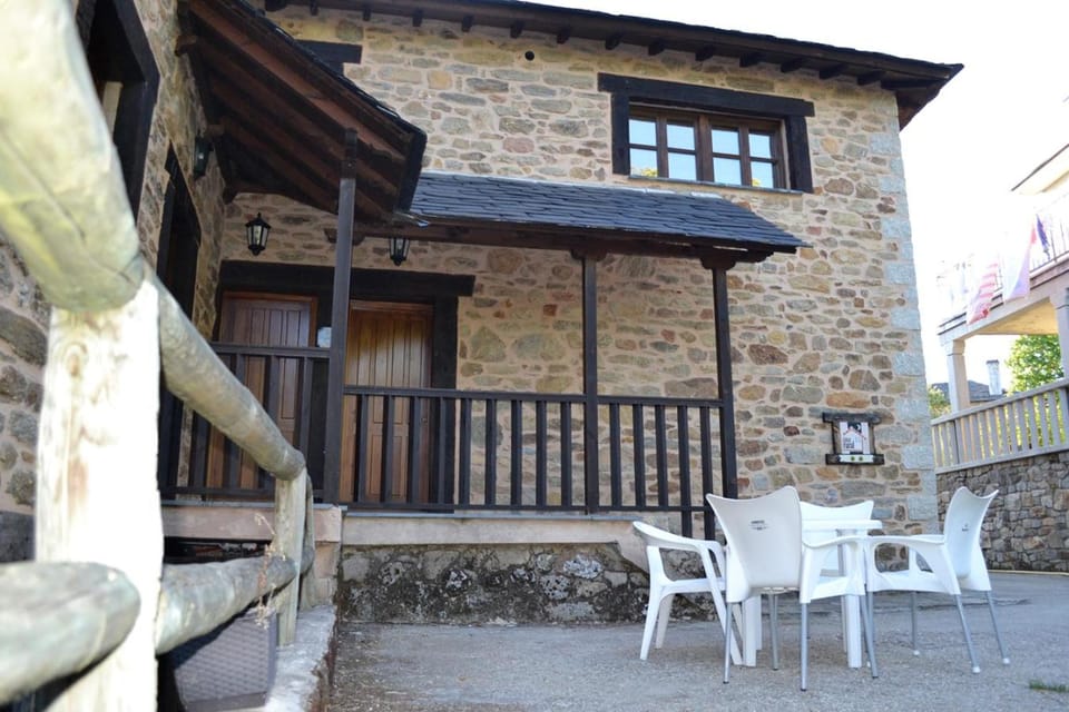 Property building, Facade/entrance, Balcony/Terrace