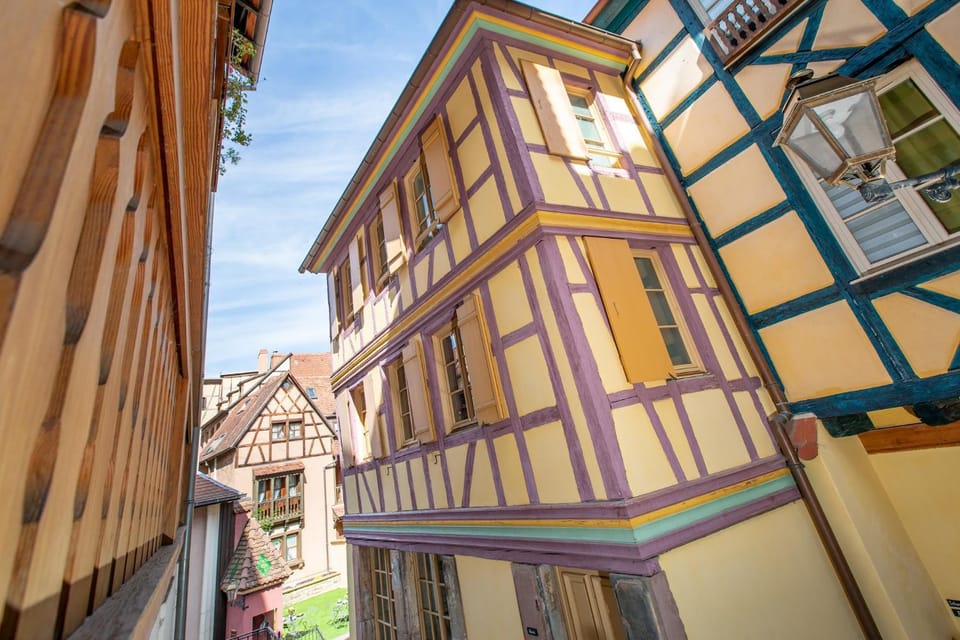 Facade/entrance, View (from property/room), Inner courtyard view
