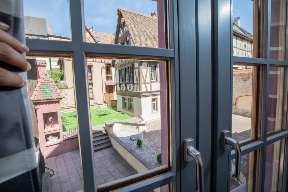 View (from property/room), Garden view, Inner courtyard view