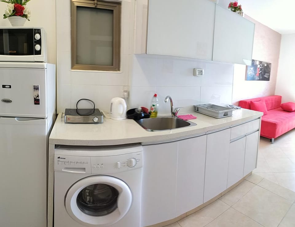 Coffee/tea facilities, Kitchen or kitchenette