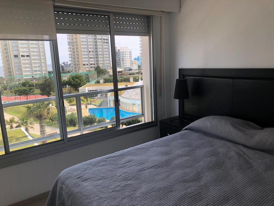Bedroom, Pool view