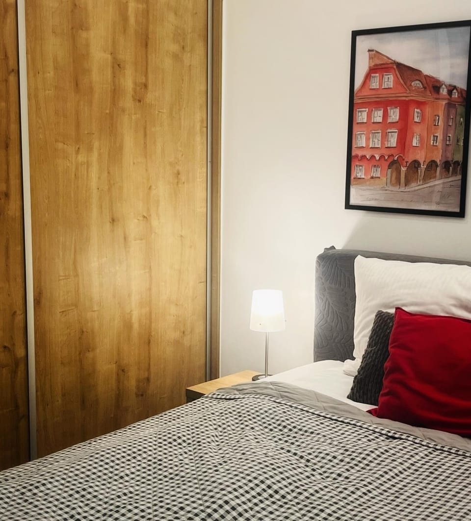Bed, Photo of the whole room, Decorative detail, wardrobe