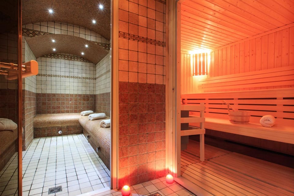 Sauna, Steam room, towels