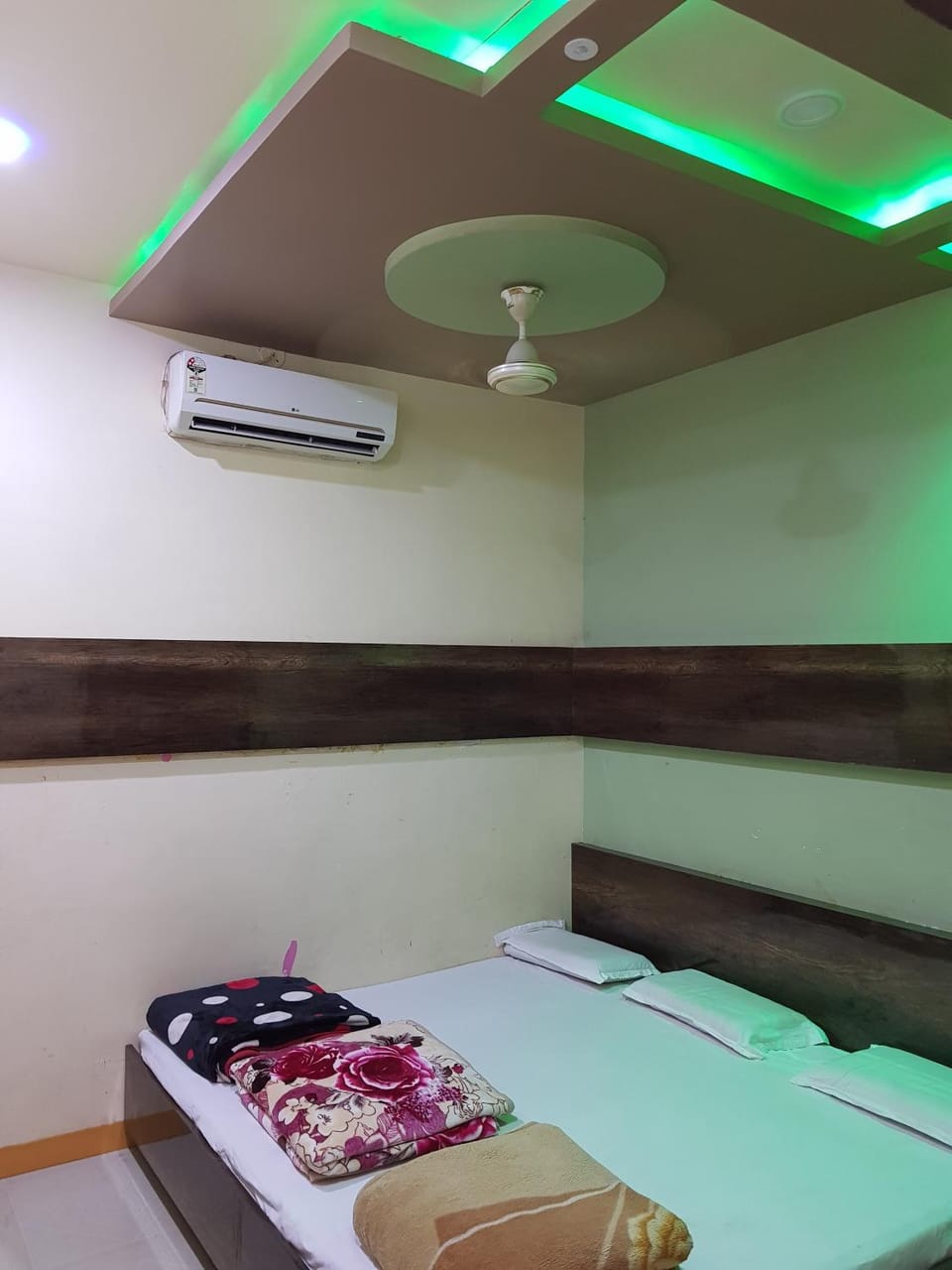 Hotel Shri Radhe Krishna Hotel in India