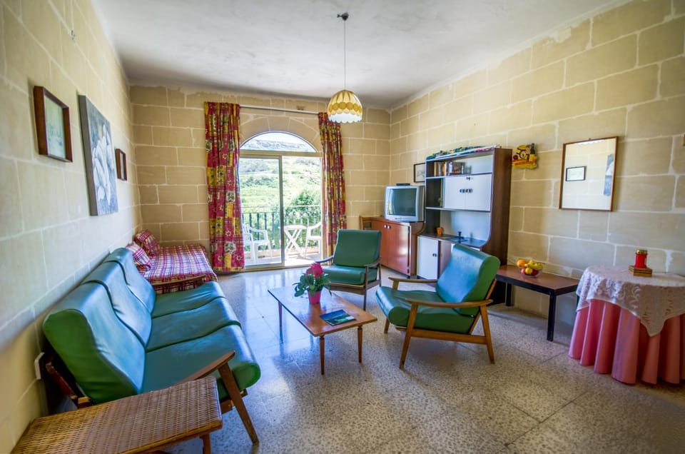 Balcony/Terrace, Living room