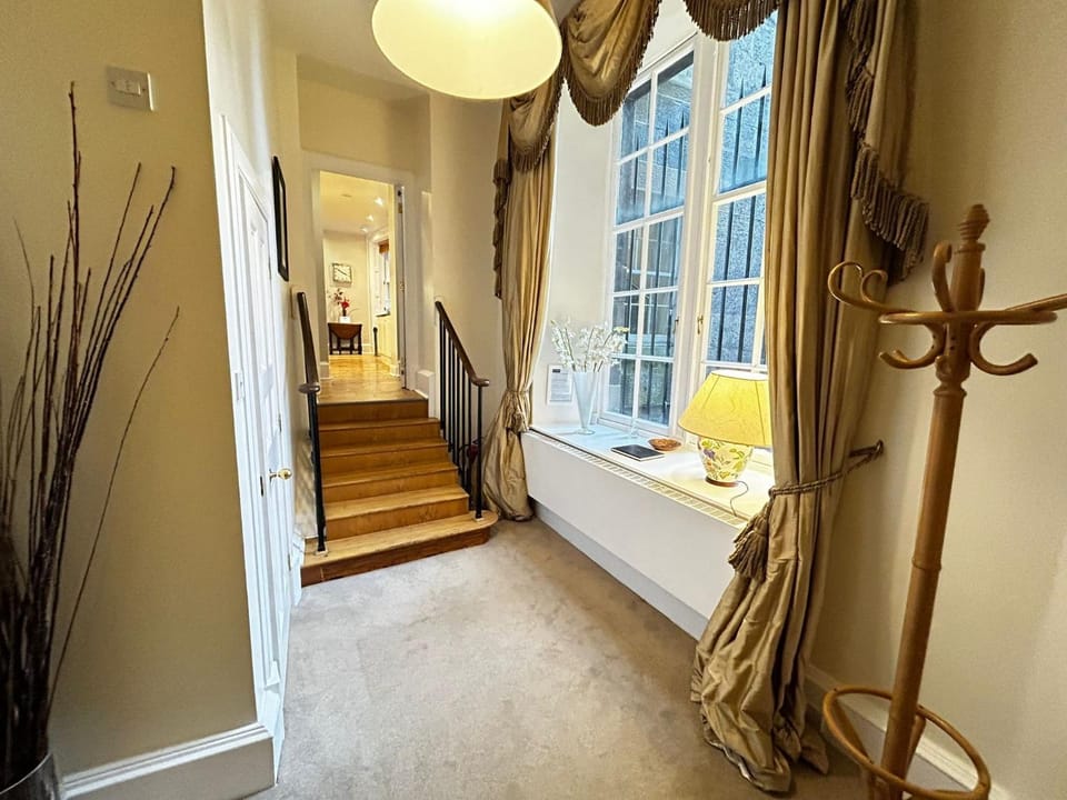 Parliament Sq (apt 10 ) Royal Mile Apartment in Edinburgh