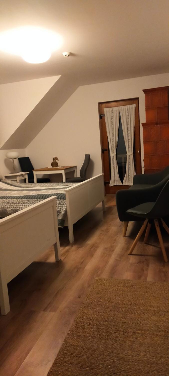 Bed, Photo of the whole room, Seating area, Bedroom