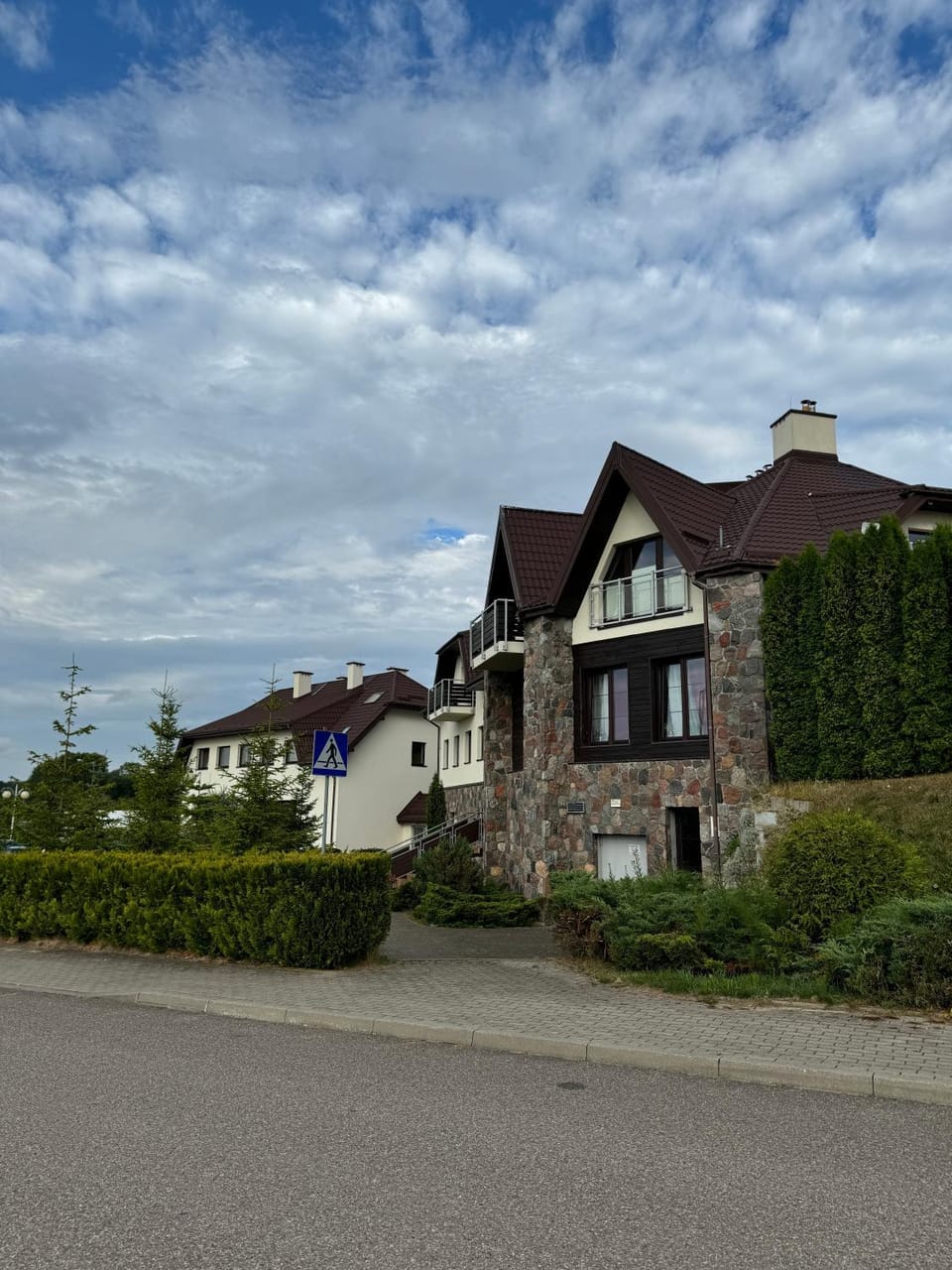 Property building, Restaurant/places to eat, Day