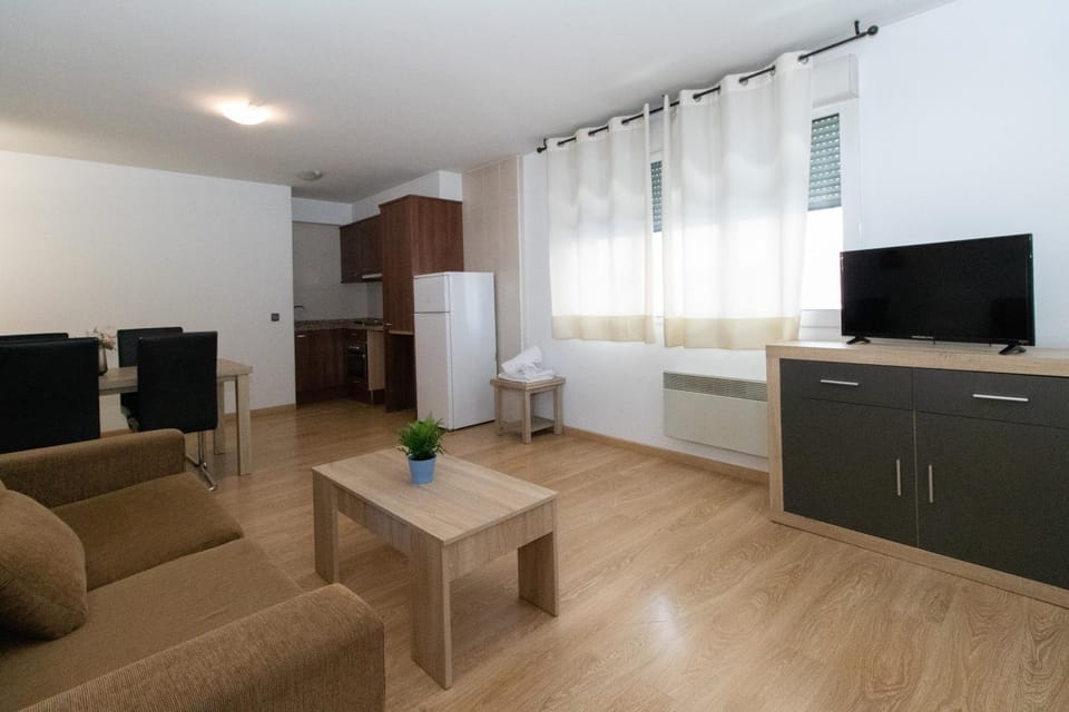 TV and multimedia, Kitchen or kitchenette, Living room, Dining area