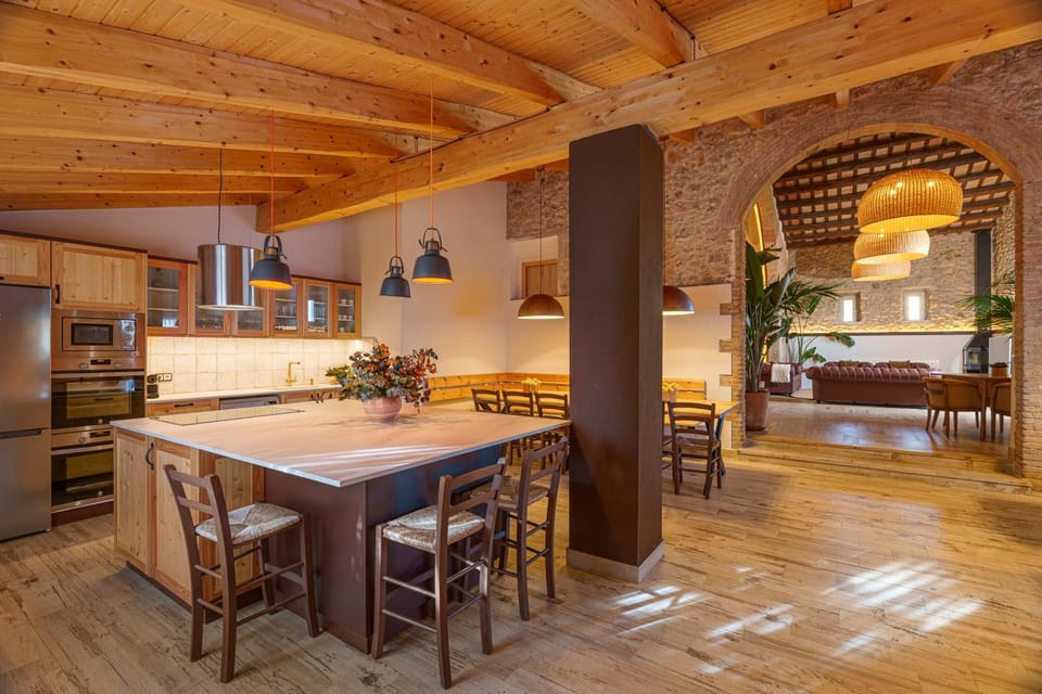 Kitchen or kitchenette, Dining area, kitchen