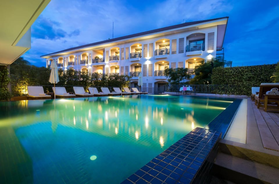 Swimming pool