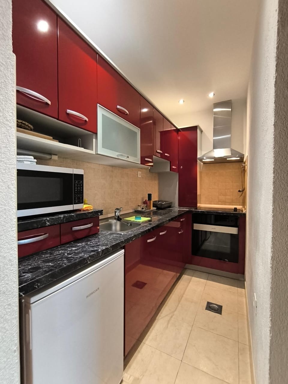 Kitchen or kitchenette, oven, stove