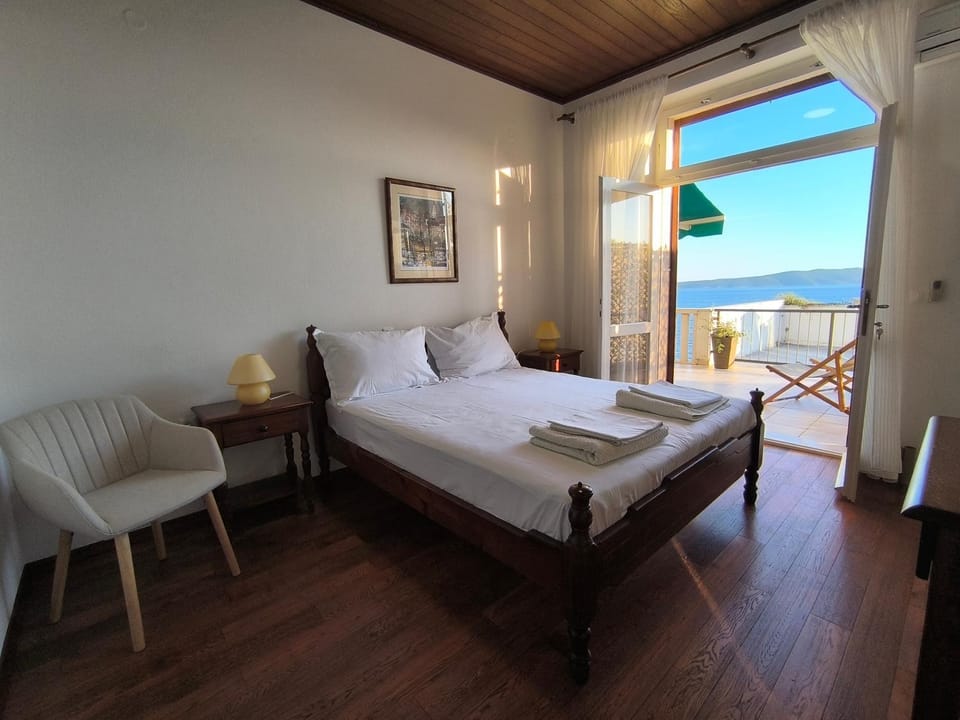 Bed, Photo of the whole room, Bedroom, Sea view