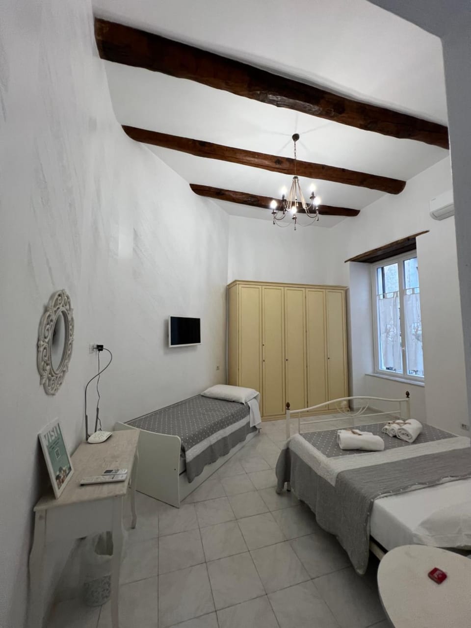 Varriale Apartaments 2,0 free parking for small cars only Apartment in Naples
