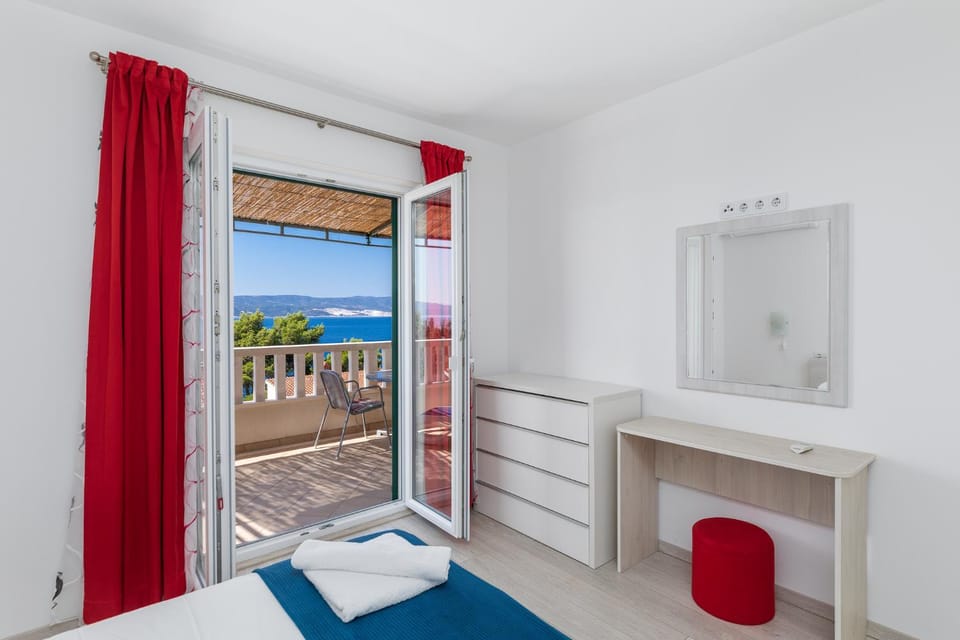 View (from property/room), Balcony/Terrace, Bedroom