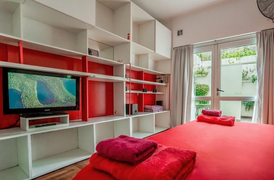 Patio, Patio, Bed, TV and multimedia, View (from property/room), Bedroom, Garden view, Garden view, towels