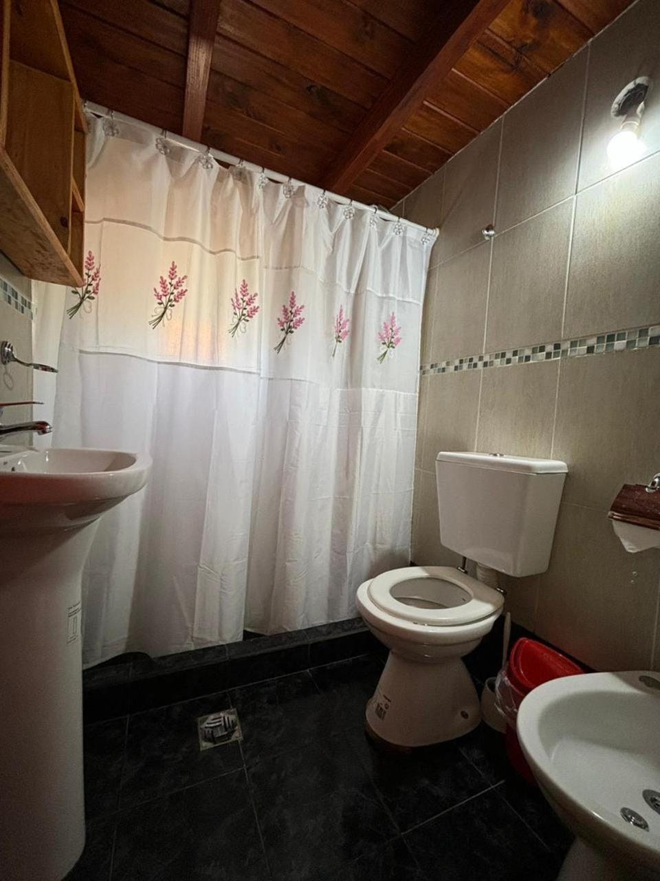 Shower, Bathroom, bidet, towels