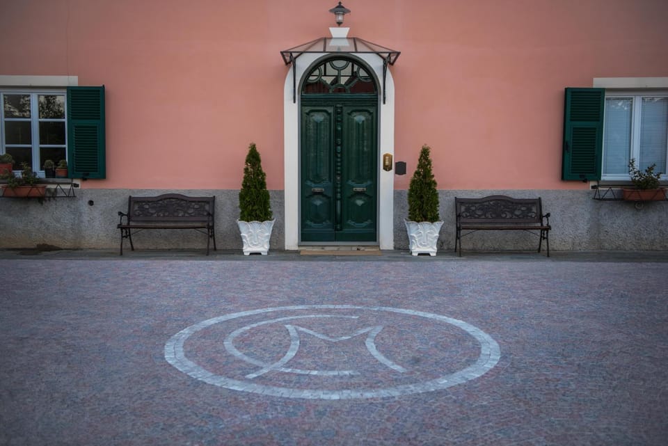 Facade/entrance, Decorative detail