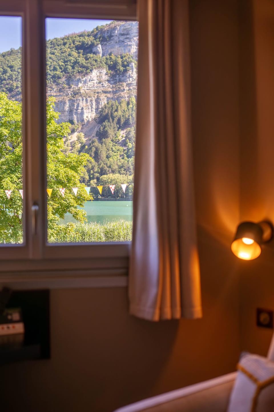 Bedroom, Lake view, Mountain view