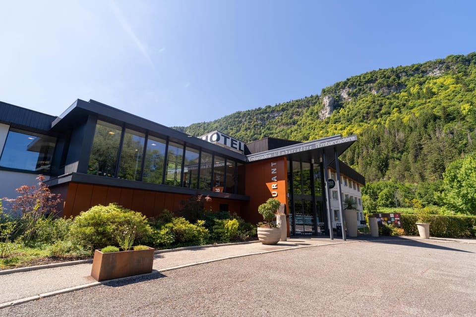Property building, Facade/entrance, Natural landscape, Mountain view