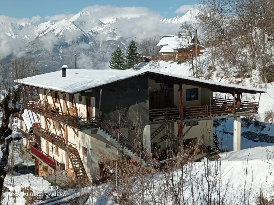 Property building, Facade/entrance, Neighbourhood, Mountain view