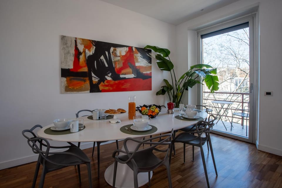 Seating area, Dining area