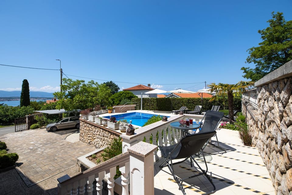 Balcony/Terrace, Swimming pool