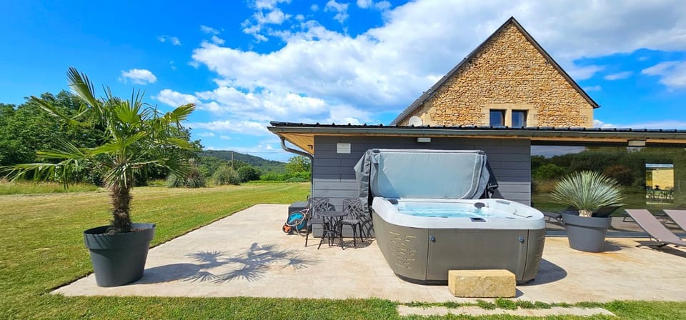Hot Tub, Hot Tub